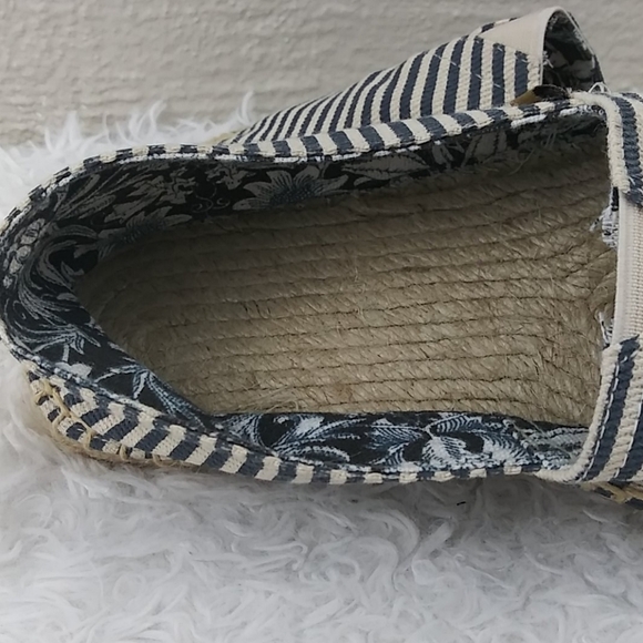 Alexis Leroy Blue Striped Fabric Upper Round Toe Slip On Espadrille Flats - Picture 8 of 12